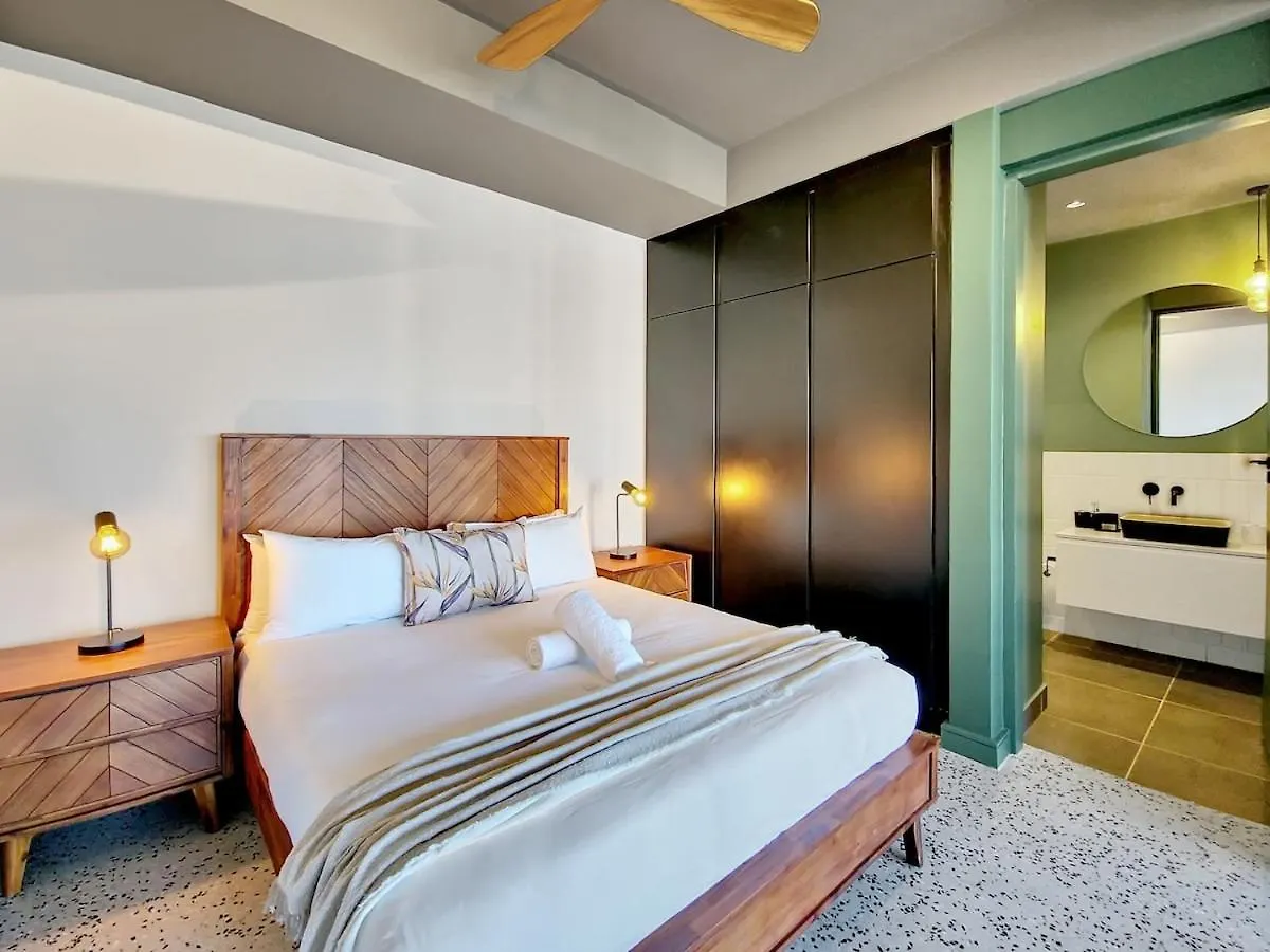 Stylish Studio Apartment With Rooftop Pool! Cape Town