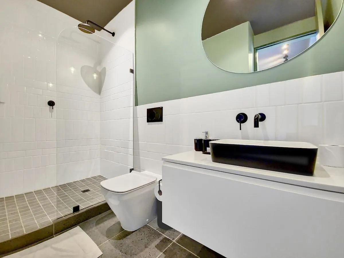 Stylish Studio Apartment With Rooftop Pool! Cape Town South Africa