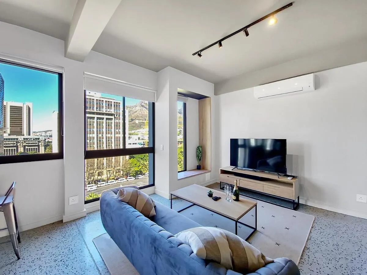 Stylish Studio Apartment With Rooftop Pool! Cape Town South Africa