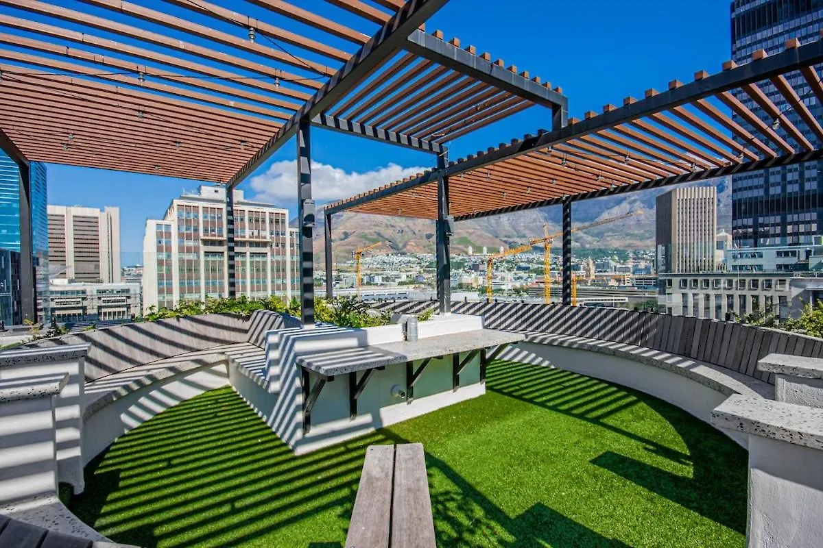 Stylish Studio Apartment With Rooftop Pool! Cape Town South Africa