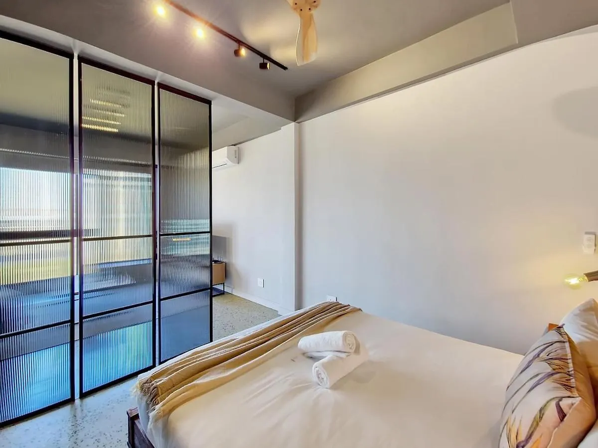 Stylish Studio Apartment With Rooftop Pool! Cape Town